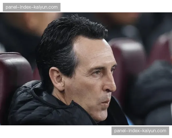 特写瞬间:绝杀后,阿斯顿维拉全队冲向场边与主帅埃梅里庆祝 特写瞬间:绝杀后,阿斯顿维拉全队冲向场边与主帅埃梅里庆祝